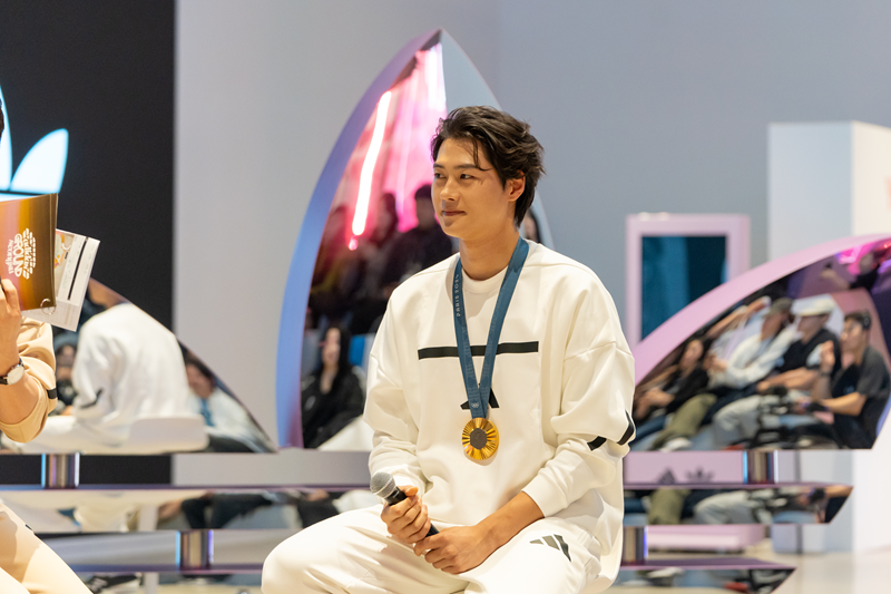 연휴내내 성수동 장악 '아디다스 그라운드 성수' 화제 2073-Image